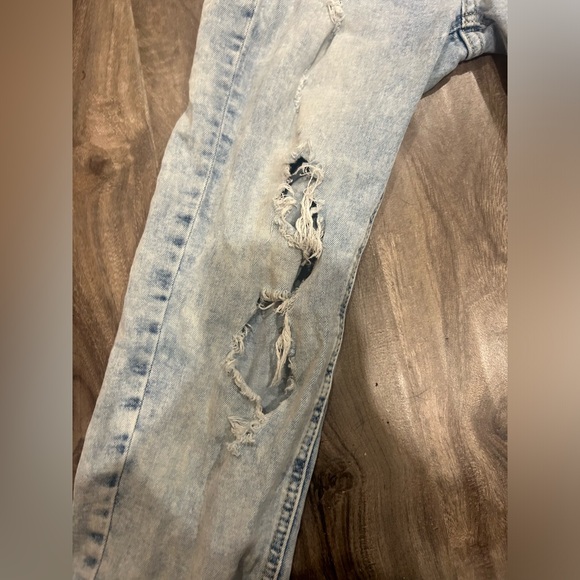 Ripped skinny jeans - Picture 2 of 7